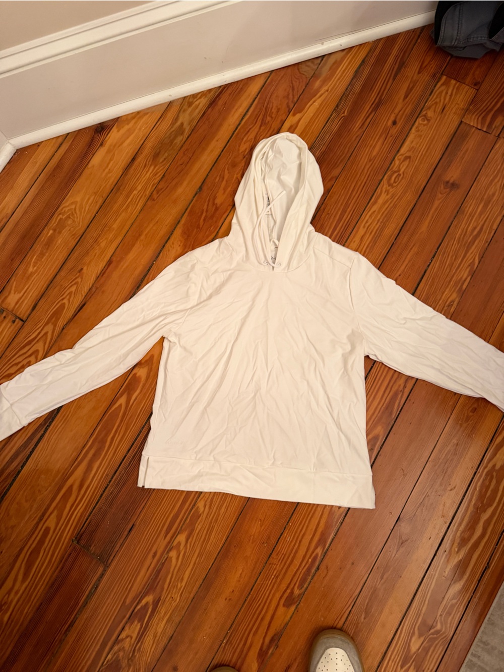 Johnnie-O Women's Cream Hooded Long-Sleeve Sleep Top